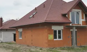 Ile kondygnacji ma dom parterowy z poddaszem użytkowym? Odpowiedź zaskoczy