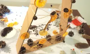 Choinka z kartonu DIY: Krok po kroku do eko ozdoby 3D
