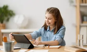 Nauczanie stacjonarne co to znaczy? Kluczowe informacje i porównania