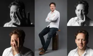 Collage de portraits d'un homme souriant en chemise blanche. Une photo corporate qui capture sa personnalité.