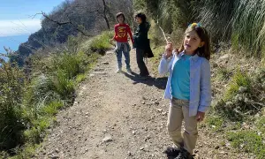 Bambini sul Sentiero degli Dei, un percorso panoramico. Chissà quanti km mancano alla fine!