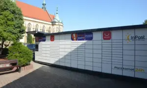 Czy InPost pracuje w nocy? Oto co musisz wiedzieć o dostawach