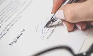 Gdzie można uzyskać odpis aktu notarialnego? Sprawdź, jak to zrobić!