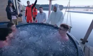 Eksperyment z lodem i solą: Jak obniżyć temperaturę do -21°C w domu?