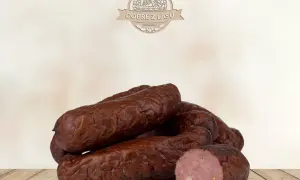 Kiełbasa z sarny: Przyprawy i przepis. Odkryj smak dziczyzny!