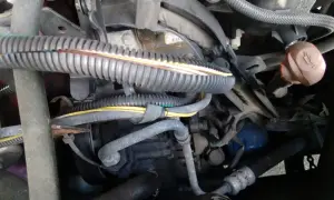 Czujnik temperatury silnika w Peugeot 307 2.0 HDI - prosta lokalizacja i montaż