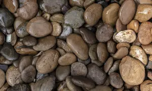 Skuteczne metody czyszczenia kamienia polnego i najlepsze preparaty