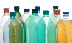 Czy alkohol w plastikowej butelce jest bezpieczny? Poznaj ważne fakty
