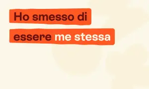 Ho smesso di essere me stessa. Un messaggio che esprime un profondo senso di alienazione e cambiamento interiore.