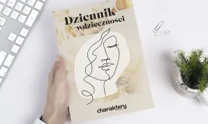 Dziennik wdzięczności z minimalistyczną twarzą i kwiatami. Dowiedz się, jak prowadzić dziennik wdzięczności, by doceniać małe rzeczy.