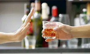 Kiedy można pić alkohol po znieczuleniu? Poznaj czas bezpiecznej przerwy
