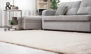 Jak ułożyć dywan pod kanapą? 3 zasady idealnego salonu