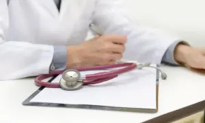 Kto wypłaca zasiłek chorobowy po ustaniu zatrudnienia? Ważne informacje