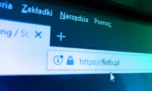 Ikona kłódki obok adresu https://fixfix.pl w pasku przeglądarki, symbol bezpiecznego połączenia.