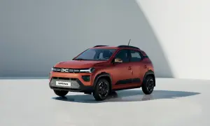 Dacia Spring arancione, un'auto elettrica pensata per la città, con un'ottima **dacia spring autonomia** per i tuoi spostamenti quotidiani.