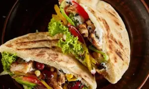 Ile kalorii ma kebab na talerzu? Zaskakujące różnice w kaloryczności