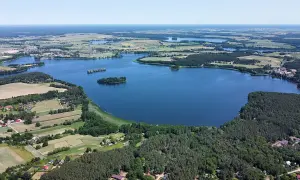 Jezioro Chrzypskie: raj dla wędkarzy i miłośników natury