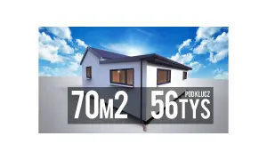 Tani dom pod klucz 70m2 za 56 tys. zł. Biały, nowoczesny budynek z ciemnym dachem i oknami, na tle błękitnego nieba z chmurami.