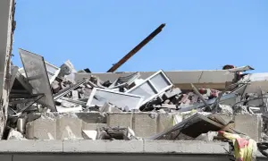 Burzenie budynku który grozi zawaleniem - jak uniknąć tragedii?