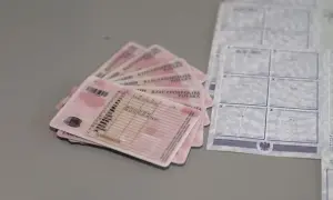 Ile trzeba zapłacić za prawo jazdy? Sprawdź koszty i ukryte opłaty