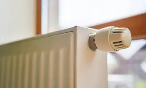 Jakie ogrzewanie w domu modułowym wybrać, aby zaoszczędzić?