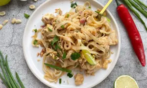 Makaron do Pad Thai: Moczyć, nie gotować! Klucz do perfekcji