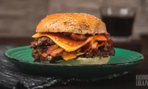 Jak zrobić soczyste mięso na burgery? Sekrety domowego smaku