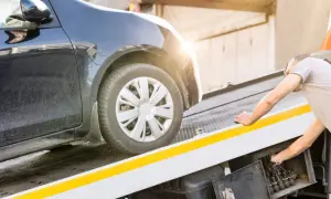 Czy samochód z automatyczną skrzynią można holować bez ryzyka uszkodzeń?