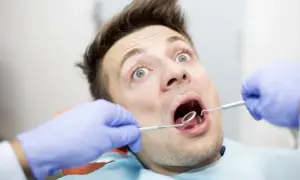 Co dentysta wkłada do zęba po usunięciu? Poznaj 5 kluczowych opatrunków