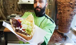 Kebab: Gdzie naprawdę powstał? Rozprawiamy się z mitem Niemiec
