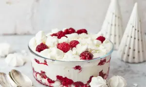 Schnelles Quark-Sahne-Dessert: Einfaches Rezept in 10 Min.