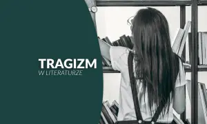 Dziewczyna szuka książek o tragizmie w literaturze. Na półkach biblioteki widać wiele tomów.