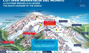 Widok na wejście na Mont Blanc z kolejką Skyway, ośnieżonymi szczytami i trasami narciarskimi.