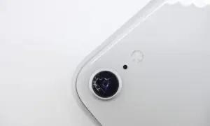 Ile kosztuje wymiana szkiełka aparatu w telefonie? Ceny i porady