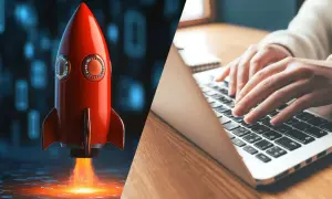 Czerwona rakieta startuje, symbolizując jak przyspieszyć laptopa. Dłonie piszą na klawiaturze, gotowe do akcji.