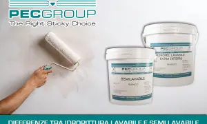 Mano con rullo applica idropittura su muro. Secchi di idropittura lavabile e semilavabile PECGROUP, per capire la differenza.