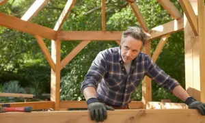 Budowa altany krok po kroku: Poradnik DIY 2026
