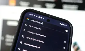 Recherche sur un smartphone : quel numéro de téléphone avec une carte prépayée ? Suggestions : carte prépayée Orange, tabac, SFR, Bouygues.