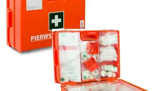 Apteczka w pracowni technicznej: obowiązek, skład i zagrożenia
