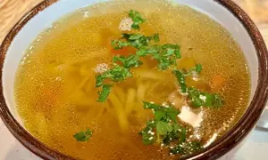 Jak zrobić rosół wegetariański, który zaskoczy smakiem i aromatem
