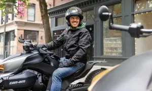 Kurtka motocyklowa: jak wybrać, by jeździć bezpiecznie i wygodnie?