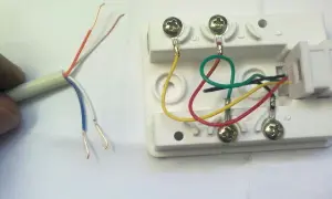 Jak podłączyć kabel telefoniczny 2 żyłowy i uniknąć problemów z instalacją