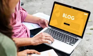 Jak pisać angielski blog? Kluczowe wskazówki i struktura wpisu