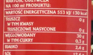 Tabela wartości odżywczych sosu sojowego: 130 kcal, 0g tłuszczu, 30g węglowodanów, 2,6g białka, 12,6g soli.