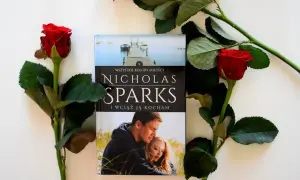 I wciąż ją kocham: Recenzja Nicholasa Sparksa. Przeczytać czy odpuścić?