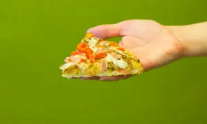 Ile waży kawałek pizzy? Waga, kalorie i świadome wybory!