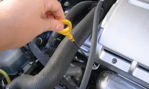 Silnik chodzi jak traktor benzyna - najczęstsze przyczyny problemów