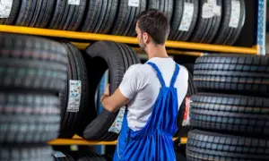 Gdzie sprzedać opony? Sprawdź najlepsze miejsca i porady