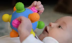 Kula sensoryczna dla niemowląt: Czy to klucz do rozwoju Twojego dziecka?