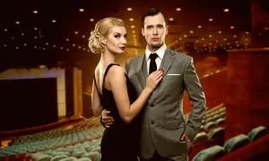 Jak się ubrać do teatru muzycznego kobieta - elegancja bez wysiłku